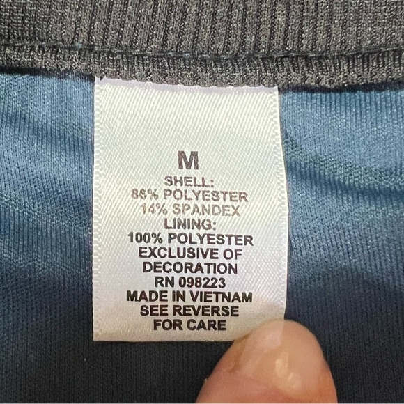 Magellan Water Repelling Skorts side and back Pockets size M. Lightweight - Picture 8 of 8